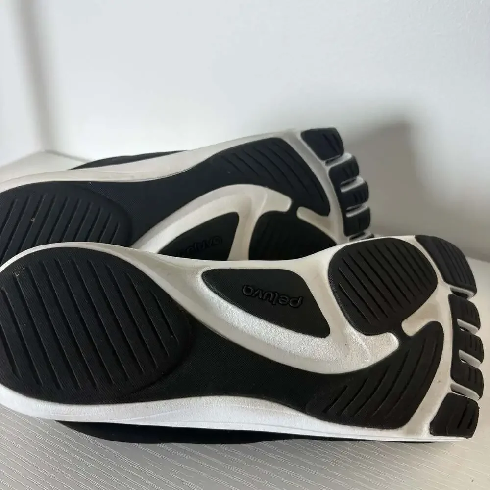 Peluva Strand Women's Black Mesh Toe Separating Trainer
